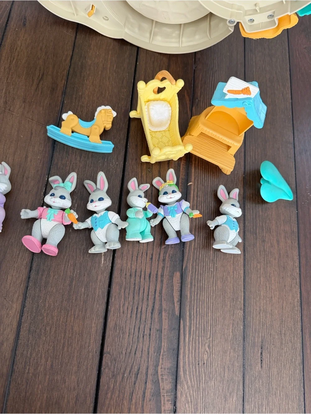 1996 Fisher-Price Hideaway Hollow Treehouse Playset w/ Bunnies